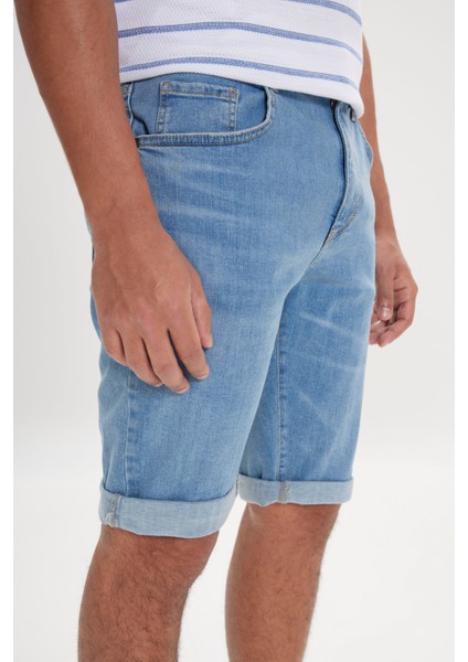 Erkek Mavi Slim Fit Dar Kesim Pamuklu Esnek Denim Şort fırsatları