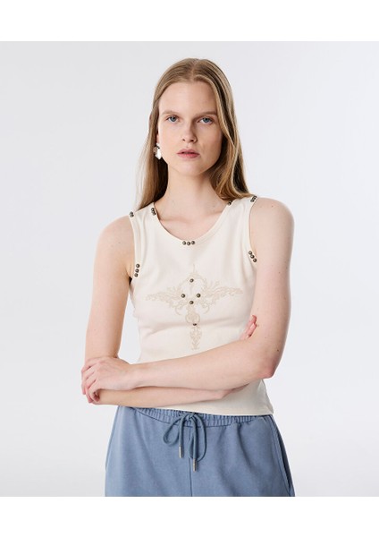 METAL AKSESUARLI TİŞÖRT TW6250070046018