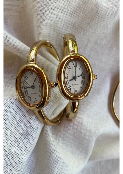Car Gold Baignoire Kelepçe Kadın Kol Saati modelleri
