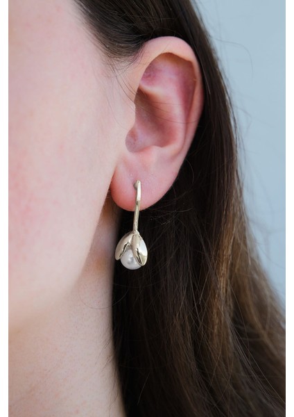 Gümüş Kaplama Lale Şekilli Incili Küpe modelleri