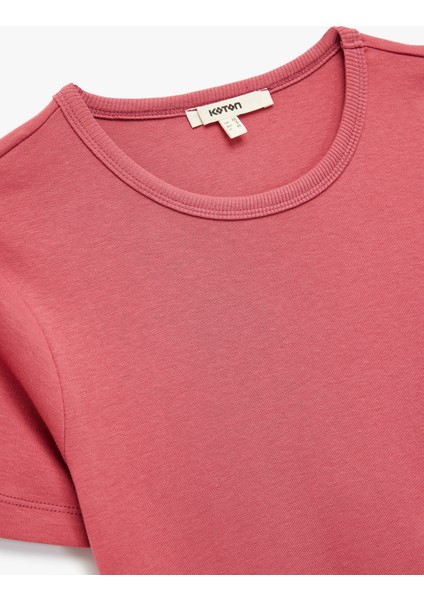 Pamuklu Kısa Kollu Bisiklet Yaka Basic Tişört indirimleri