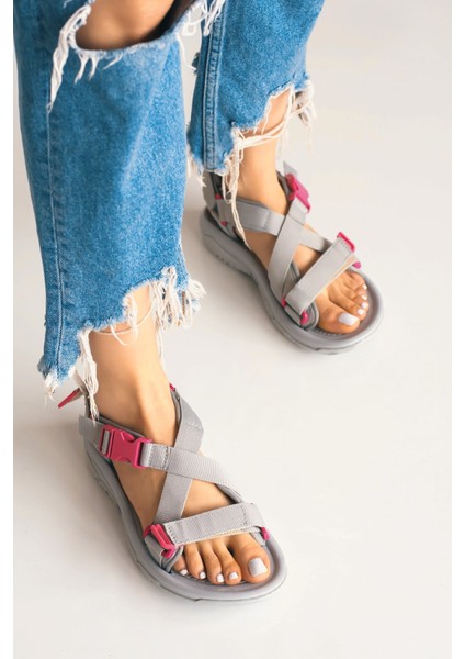 Günlük Unisex Tokalı Sandalet Yastıklı Hafif Tabanlı Çapraz Şerit Outdoor Esnek Ayakkabı 125Ç modelleri