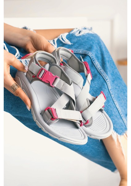 Günlük Unisex Tokalı Sandalet Yastıklı Hafif Tabanlı Çapraz Şerit Outdoor Esnek Ayakkabı 125Ç fırsatları