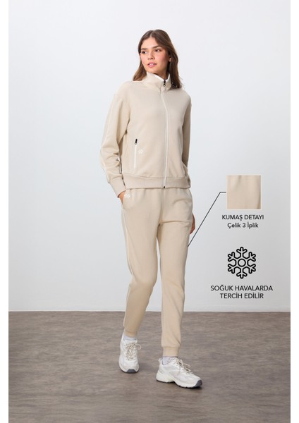 Bej Kompakt Pamuklu Kalın Pürüzsüz Dokulu Dik Yaka Oversize Fit Kadın Eşofman Takım - 95340