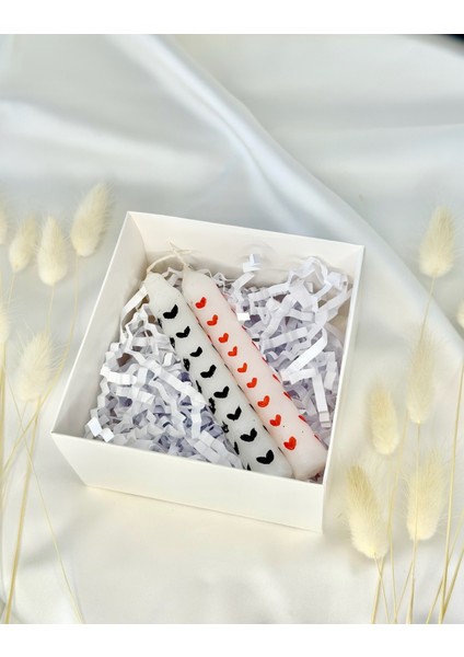 10 Adet Beyaz Kutulu Kırmızı ve Siyah Kalpli El Yapımı Mum (2 Tane) - Söz Hediyeliği/hediyelik