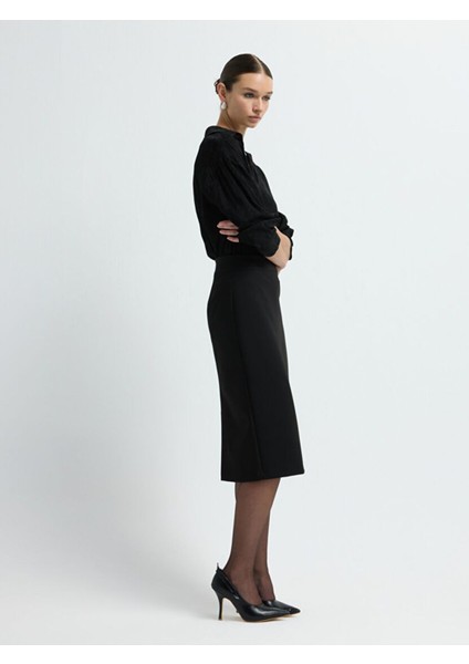 Arkadan Fermuarlı Kalem Etek Siyah 12709135116 fırsatları