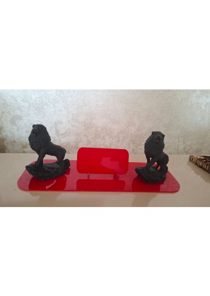 Almila 3D Pleksi Tabanlı Aslan Figürlü Masa Isimliği Dekoratif Ofis Aksesuarı