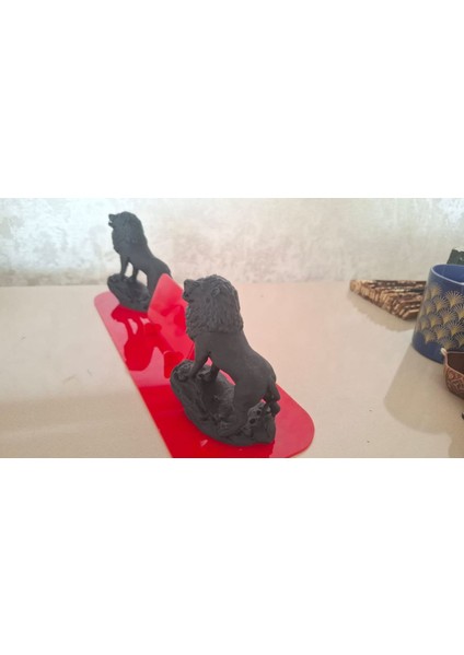 Almila 3D Pleksi Tabanlı Aslan Figürlü Masa Isimliği Dekoratif Ofis Aksesuarı