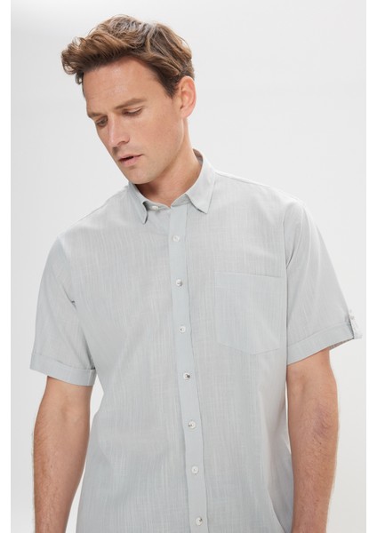 Erkek Gri Comfort Fit Rahat Kesim Düğmeli Yaka Keten Görünümlü %100 Pamuk Flamlı Kısa Kollu Gömlek modelleri