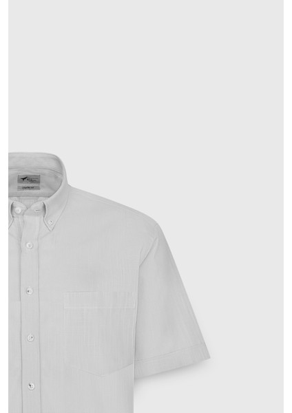Erkek Gri Comfort Fit Rahat Kesim Düğmeli Yaka Keten Görünümlü %100 Pamuk Flamlı Kısa Kollu Gömlek