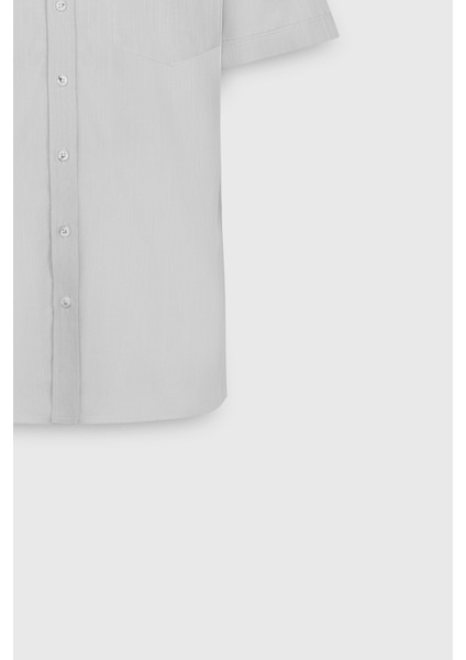 Erkek Gri Comfort Fit Rahat Kesim Düğmeli Yaka Keten Görünümlü %100 Pamuk Flamlı Kısa Kollu Gömlek