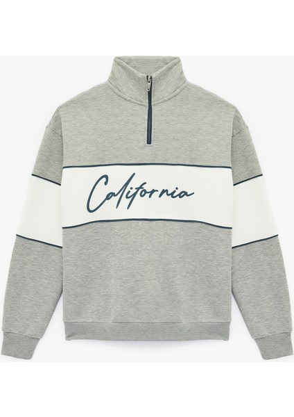 Oversize Şardonlu Renk Bloklu Kolej Baskılı Yarım Fermuarlı Sweatshirt