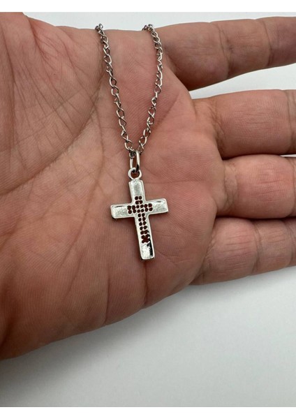 Beyaz Taşlı Zarif Haç Desen Unisex Kolye – Metal Zincirli, Zamak Metal Şık ve Dini Temalı Takı