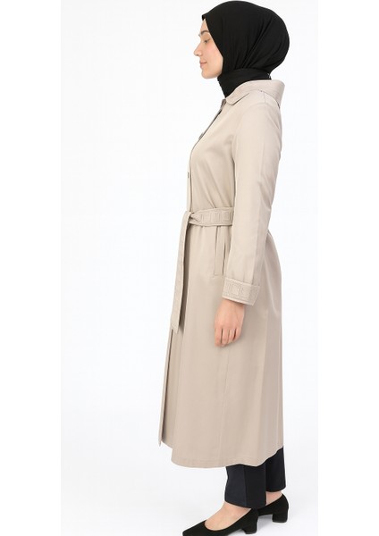 Kadın Taş Gri Kemerli Uzun Kap - Şık Düğmeli Tesettür Dış Giyim