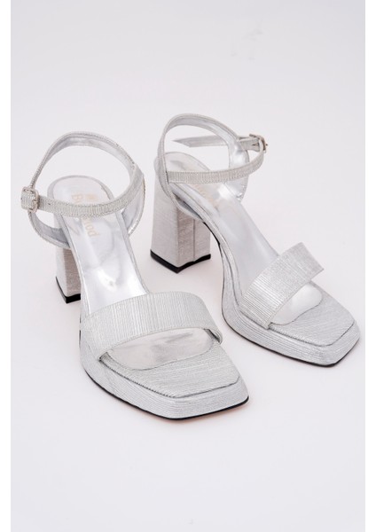 BA04585 Kadın Kare Burun 9 cm Platform Sandalet Gümüş Simli Tek Bantlı Ayakkabı - 40 modelleri
