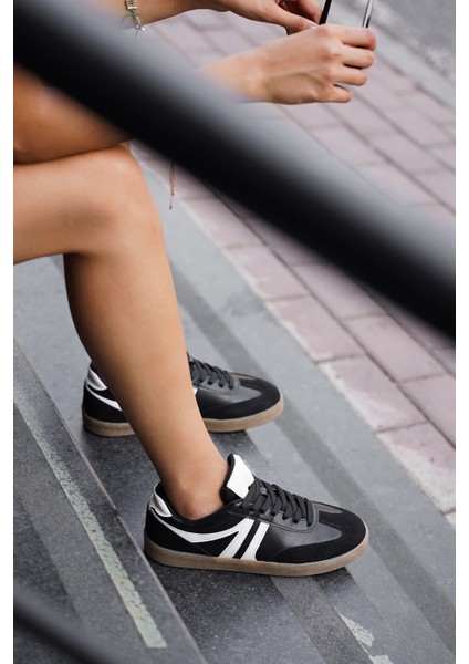Kadın Sneaker Bağcıklı Düz Taban Spor Ayakkabı Tiyone fırsatları
