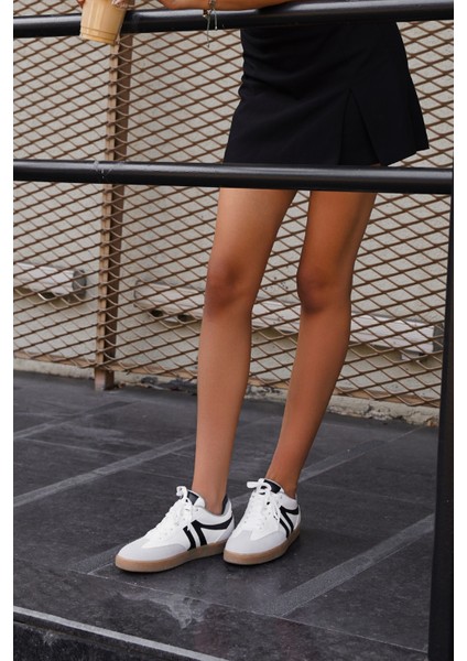 Kadın Sneaker Bağcıklı Düz Taban Spor Ayakkabı Tiyone Beyaz fırsatları