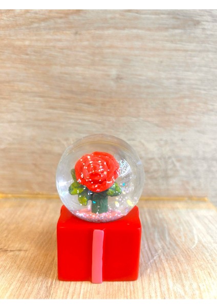 Işıklı Kırmızı Tek Gül Tasarımlı Mini Kar Küresi – Dekoratif Küçük Boy Kar Küresi 4x7 cm modelleri