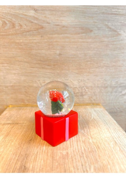 Işıklı Kırmızı Tek Gül Tasarımlı Mini Kar Küresi – Dekoratif Küçük Boy Kar Küresi 4x7 cm fırsatları