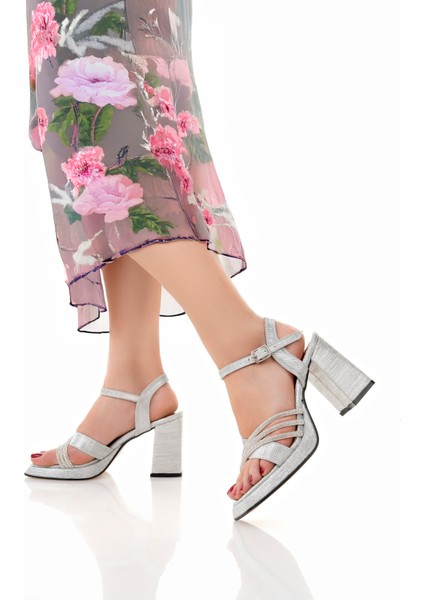 BA04586 Kadın Kare Burun 9cm Platform Sandalet Gümüş Simli Üç Taşlı Ayakkabı - 36 fiyatları