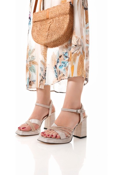 BA04586 Kadın Kare Burun 9cm Platform Sandalet Altın Simli Üç Taşlı Ayakkabı - 38