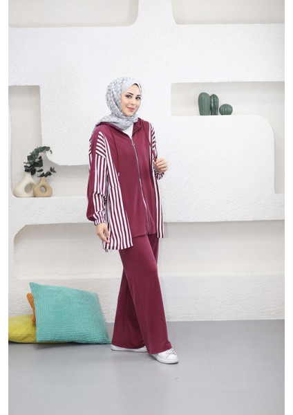 Yan Çizgili Pantolonlu Takım fırsatları