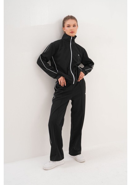 Kadın Siyah Tam Fermuarlı Şeritli Eşofman Takımı – Rahat ve Şık Spor Stil fırsatları