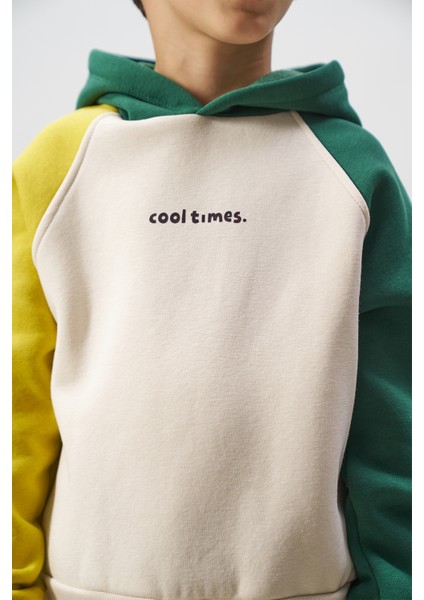 Baskılı Renk Bloklu Erkek Çocuk Alt Üst Eşofman Takımı modelleri