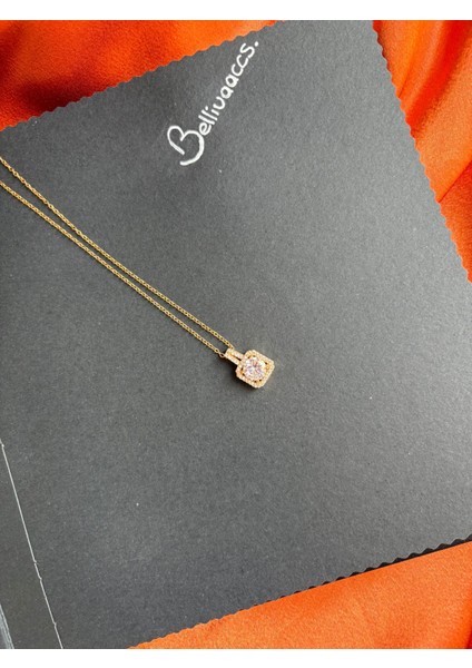 Çelik Gold Renk Zincir Taşlı Kare Model Kolye