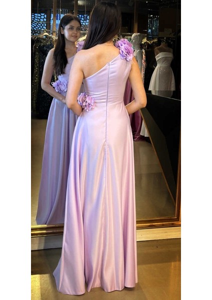 Lila Tek Omuzlu Çiçek Detaylı Kloş Etekli Saten Uzun Abiye Elbise 7659 indirimleri