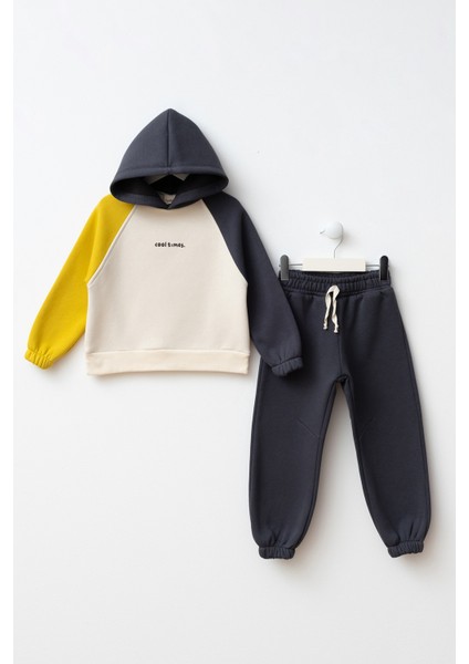 Baskılı Renk Bloklu Erkek Çocuk Alt Üst Eşofman Takımı