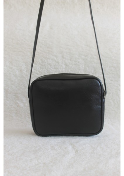 Perra Siyah Çapraz Çanta