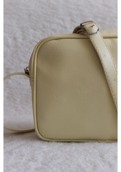 Perra Sarı Çapraz Çanta modelleri