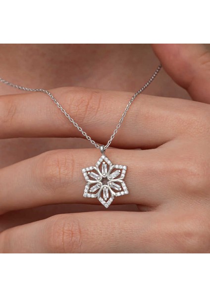 Gümüş Baget Taşlı Çiçek Kadın Kolye fiyatları