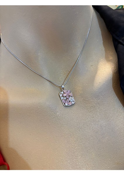 Çelik Çiçek Desenli Kolye fiyatları