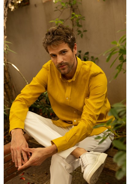 Erkek %100 Keten Hardal Rengi Düğmeli Yaka Modern Fit Cepsiz Gömlek fırsatları