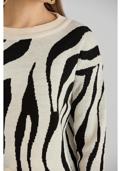 Zebra Desenli Kazak Ekru fırsatları