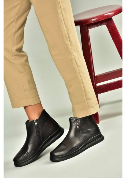 V555070403 Siyah Hakiki Deri Kadın Bot fiyatları