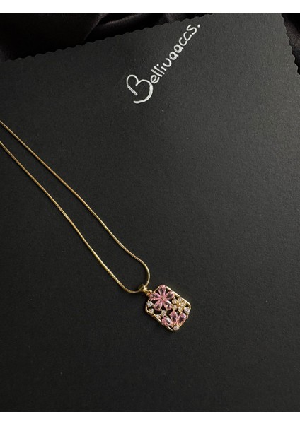 Çelik Çiçek Desenli Kolye