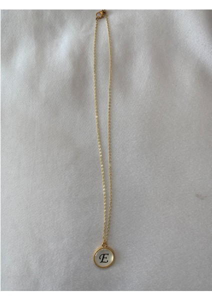 E Harfli Kolye Altın Renk fırsatları