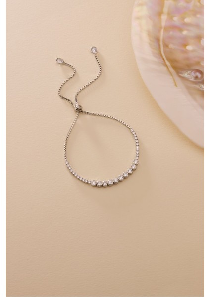 925 Ayar Gümüş Rodyum Kaplama Ayarlanabilir Asansörlü Su Yolu Sıralı 4 mm Taşlı Model Bileklik fiyatları