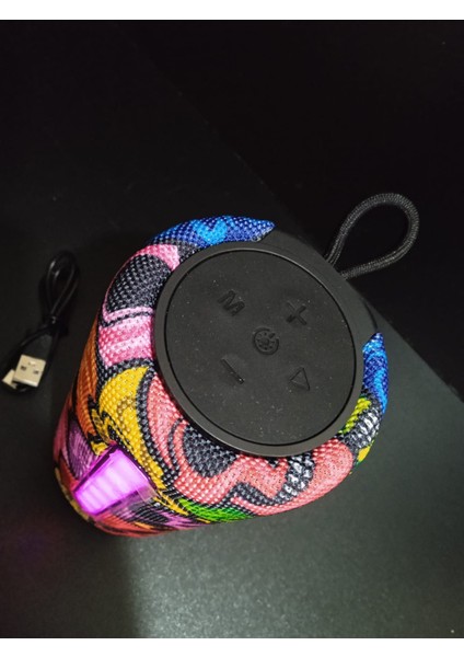 Taşınabilir Bluetooth Ses Sistemi 20W 85DB Bt V5.3 Rgb Işık USB Sd Card Fm Radio Ses Bombası fiyatları