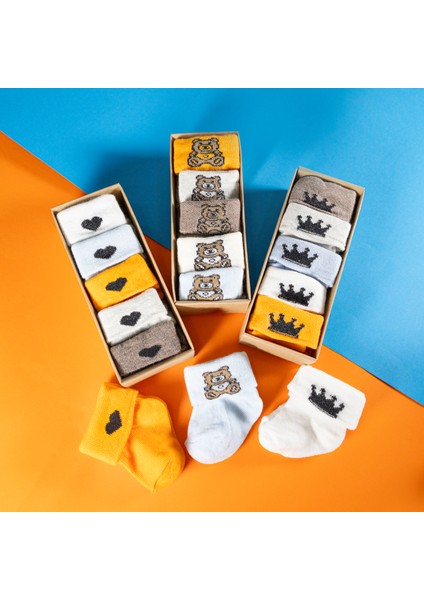 15 Çift Erkek Bebek Çorap Kutulu Patik Boy – Ayıcık, Taç ve Kalp Desenli, Pamuklu