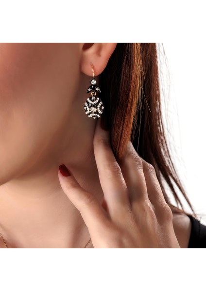 Yıldız Gözyaşı Bakır El Yapımı Kristal Taşlı Kararma Yapmaz Kadın Küpe Kutulu