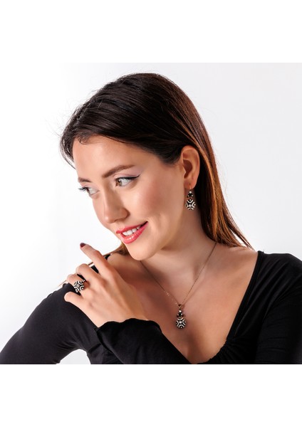 Yıldız Gözyaşı Bakır El Yapımı Kristal Taşlı Kararma Yapmaz Kadın Küpe Kutulu fiyatları