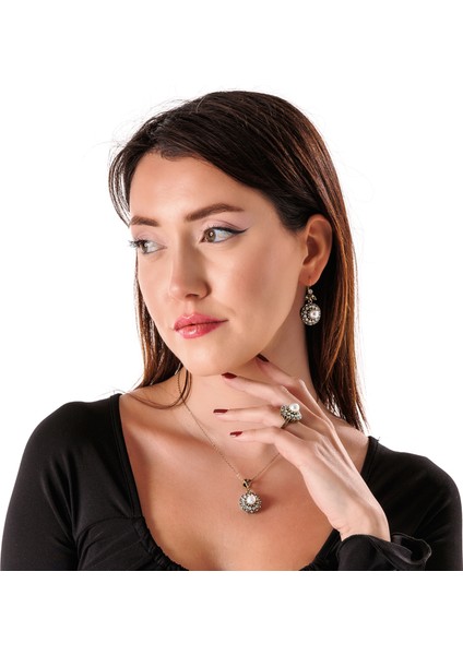 Kraliyet Çehresi Inci Bakır El Yapımı Kristal Taşlı Kararma Yapmaz Kadın Küpe Kutulu fiyatları