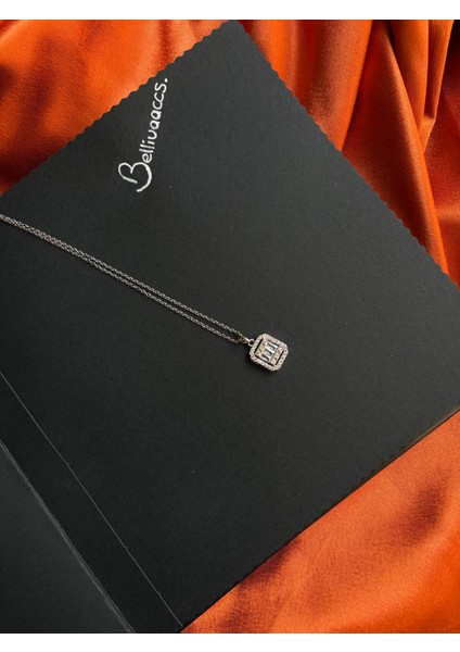 Çelik Gümüş Renkli Baget Kolye