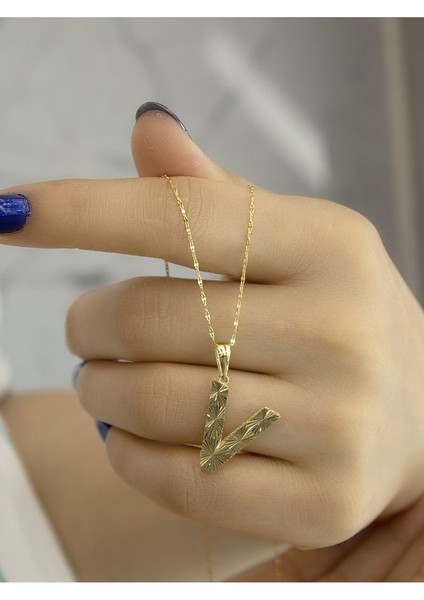 ZEYNEPLİ GOLD 14 Ayar Altın Büyük Füzyon V Harfli Kolye fırsatları