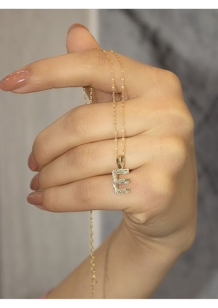 ZEYNEPLİ GOLD 14 Ayar Altın Küçük Füzyon E Harfli Kolye