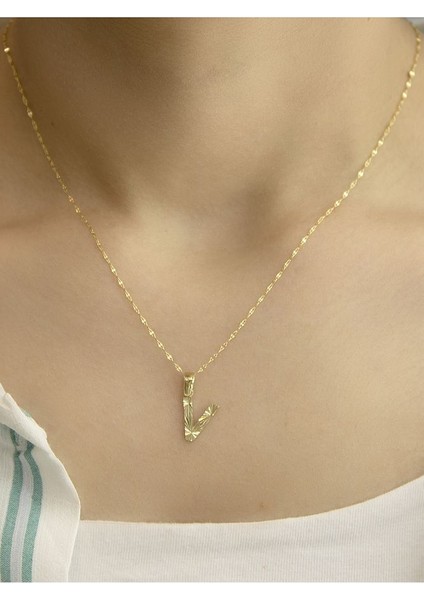 ZEYNEPLİ GOLD 14 Ayar Altın Küçük Füzyon V Harfli Kolye